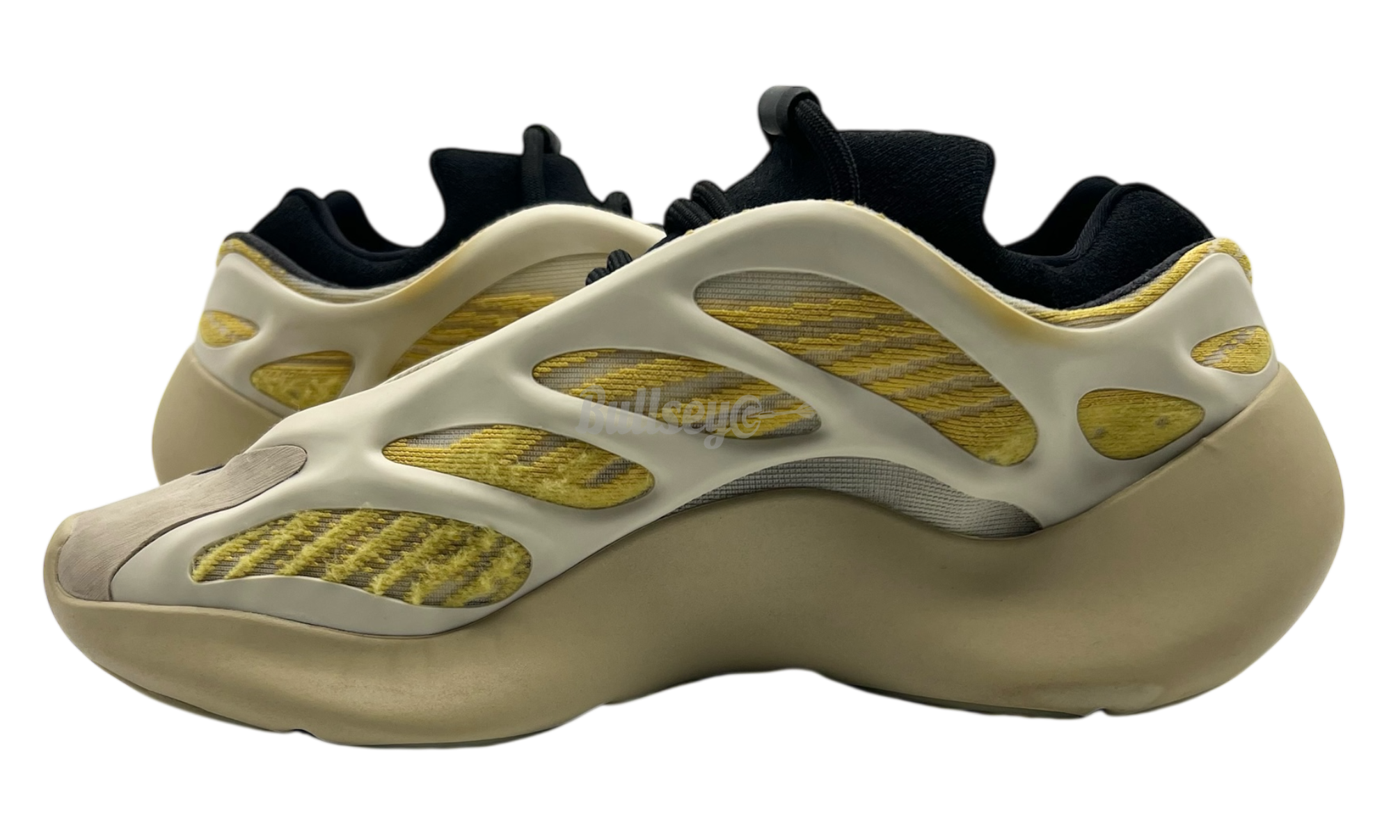 Adidas Yeezy 700 V3 "Safflower" (PreOwned)