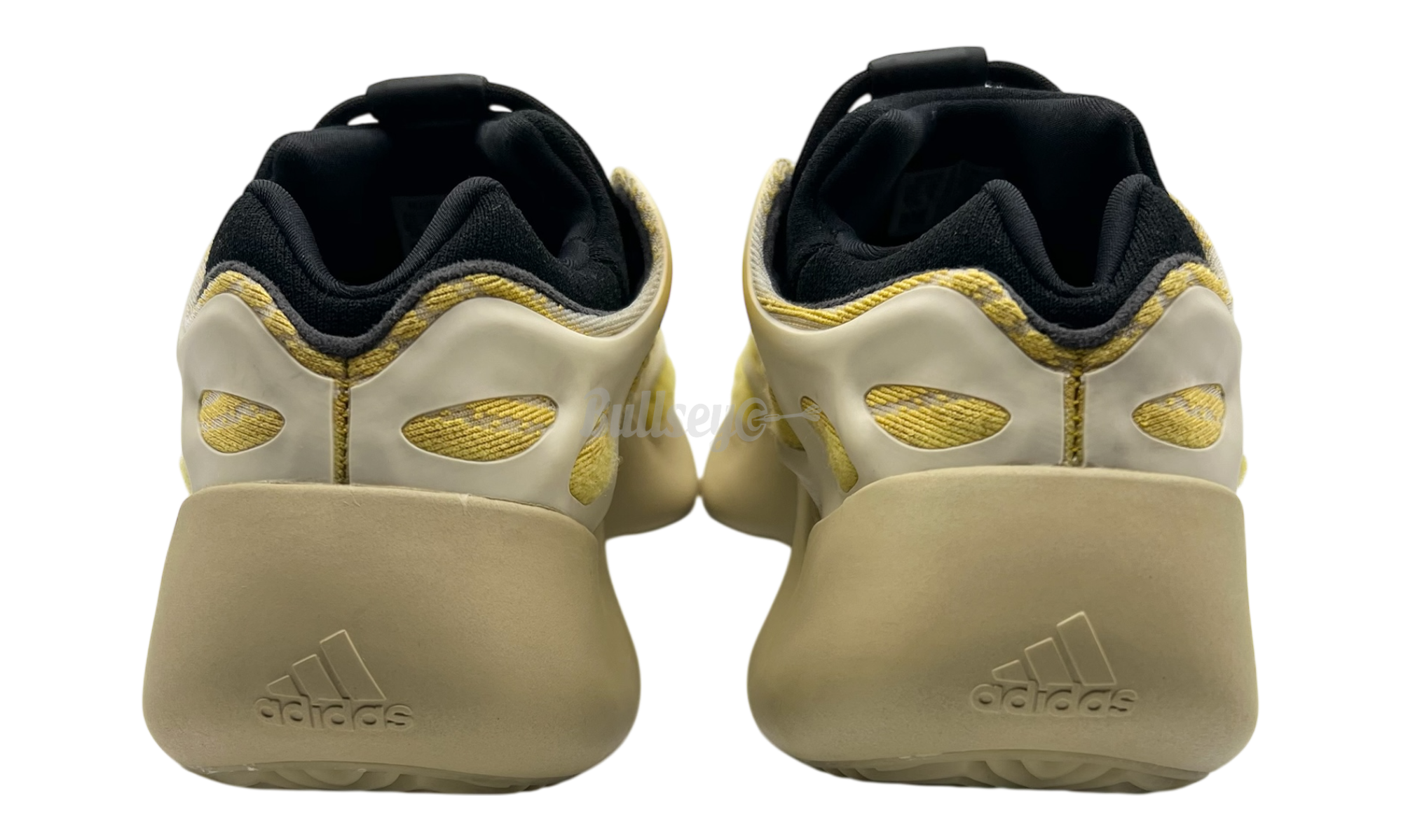 Adidas Yeezy 700 V3 "Safflower" (PreOwned)