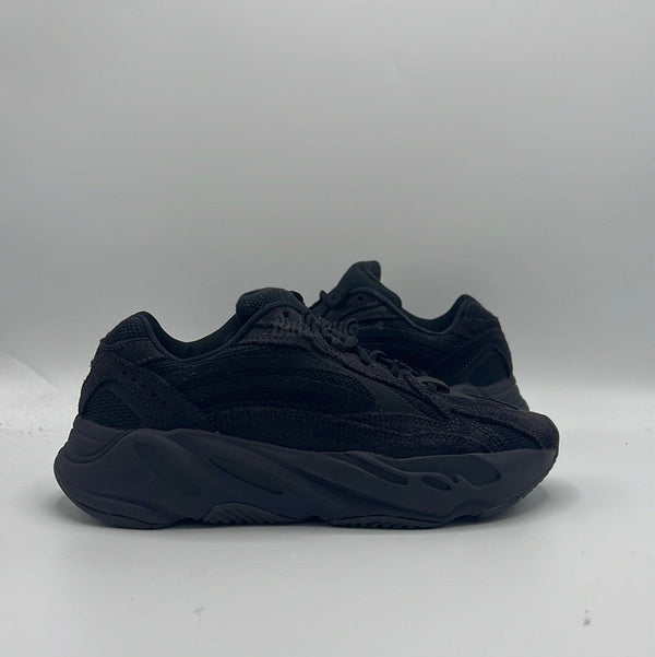 Adidas number Yeezy Boost 700 V2 "Vanta" (PreOwned) (No Box)