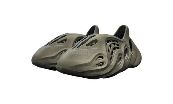 adidas GUM Yeezy Foam Runner "Carbon"