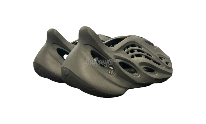 Adidas Team Yeezy Foam Runner Carbon 3 800x