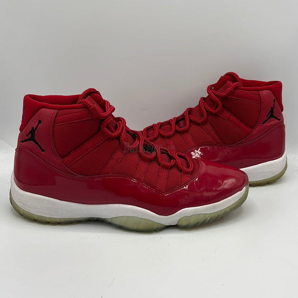 Watch our brief video of the shoes here Retro "Win Like 96" (PreOwned)