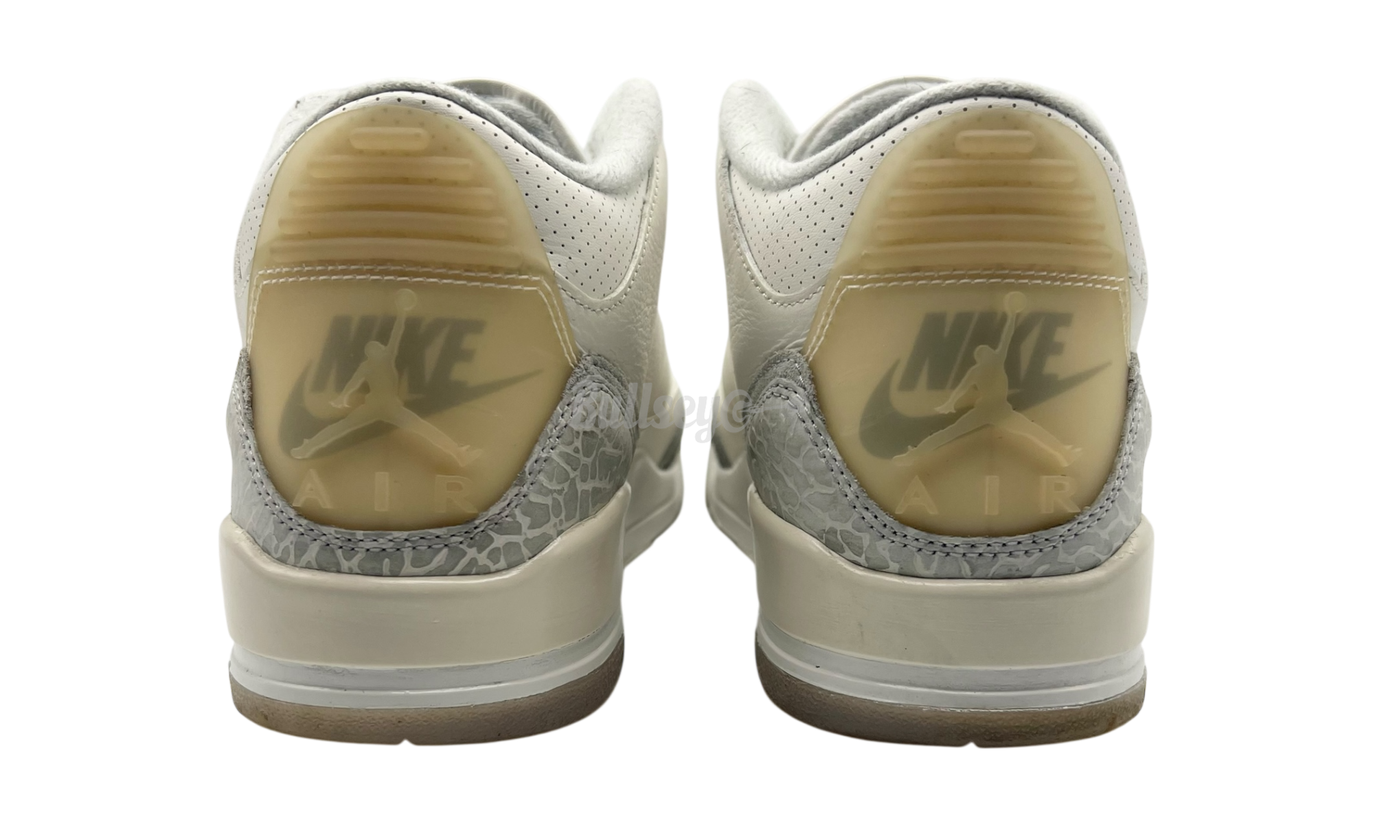 Air Jordan 3 Retro "Craft Ivory" (PreOwned)