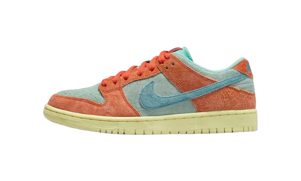 Nike SB Dunk Low "Orange Emerald Rise"-below and stay tuned to Sneaker Blau Bar for more Player Exclusive Air Jordans during March Madness