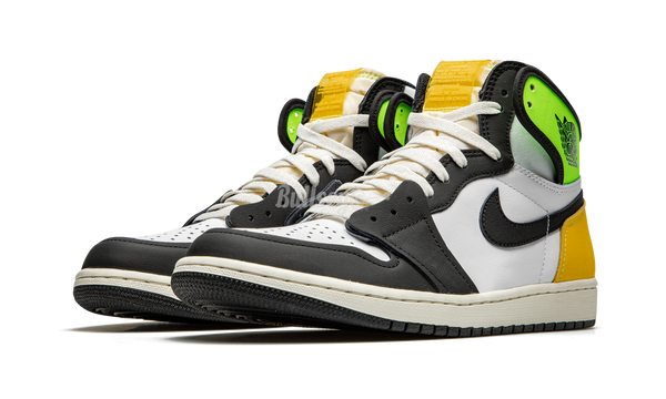 Air Jordan 1 Retro "Volt" - Finish you Air Jordan 13 "Flint" sneaker fit with these new Nike apparel styles to match