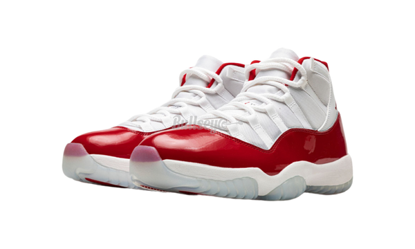 Jordan mid-top basketball sneakers Retro "Cherry" - front view