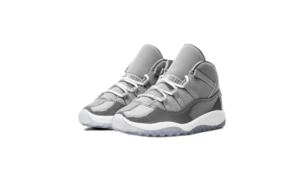 Der Sneaker nennt sich Nike1 Retro "Cool Grey" Toddler