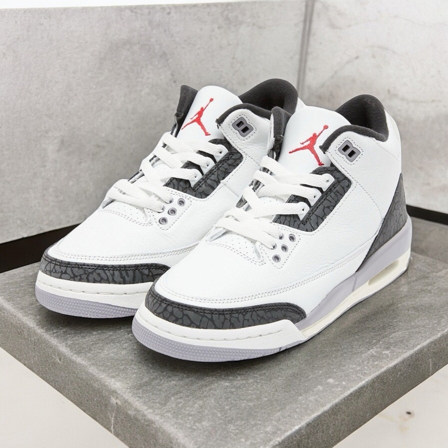 AIR JORDAN 3 “Cement Grey”