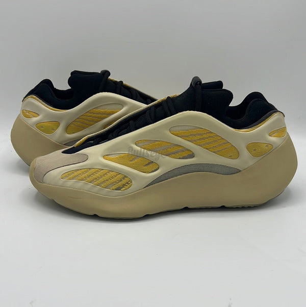 Adidas Yeezy 700 V3 "Safflower" (PreOwned) (No Box)