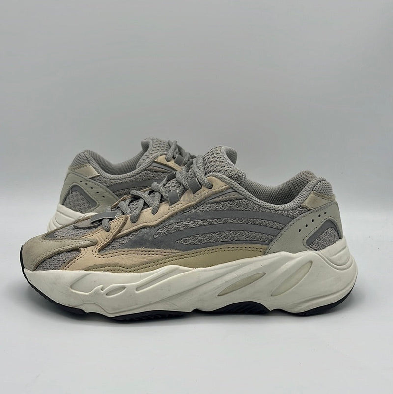 adidas process Yeezy Boost 700 Cream PreOwned 2 800x
