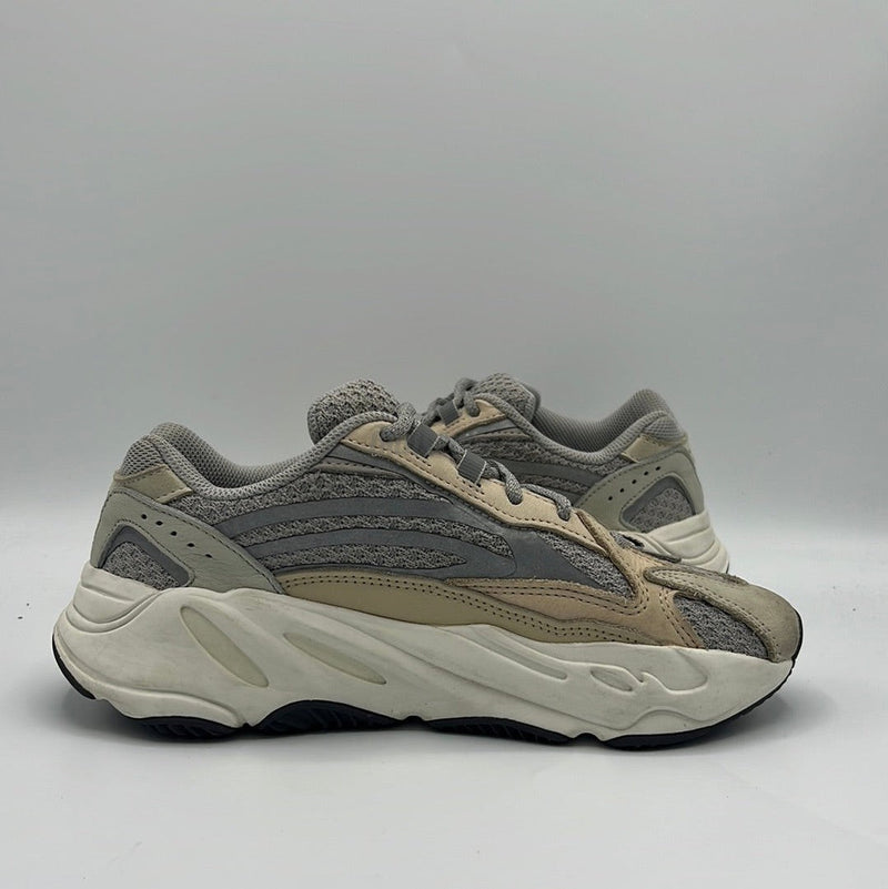 adidas process Yeezy Boost 700 Cream PreOwned 3 800x