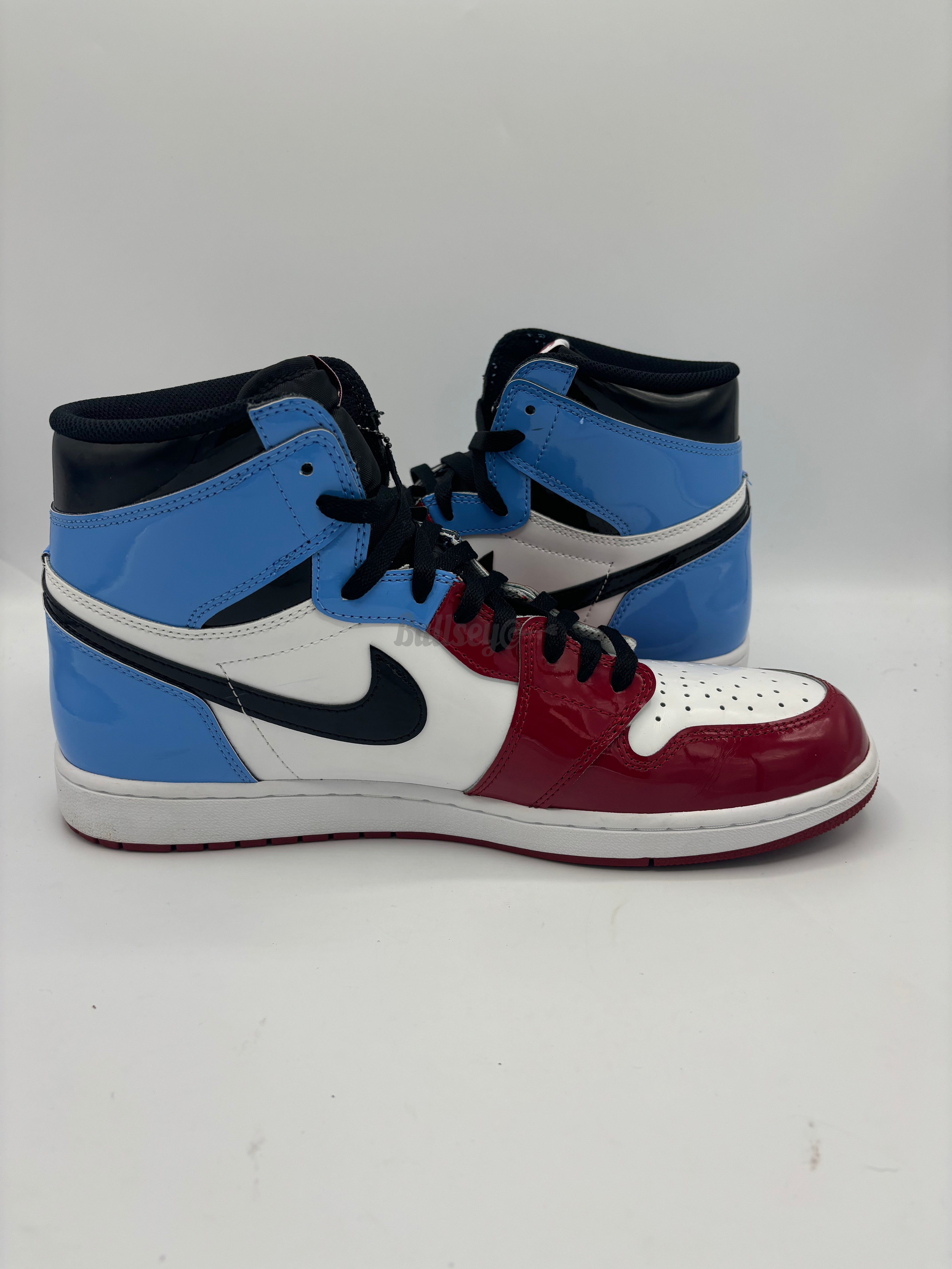 Air Jordan 1 Retro "Fearless UNC Chicago" (PreOwned)