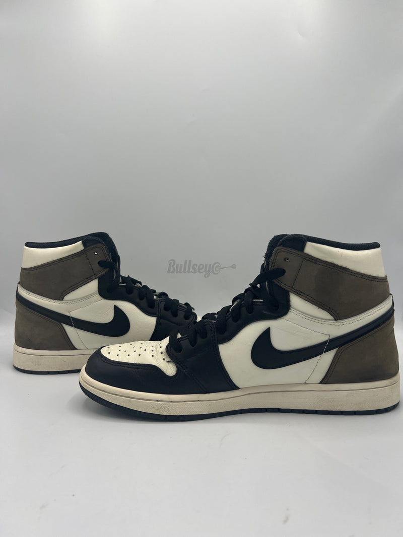 Air Jordan 1 Retro High OG "Dark Mocha" (PreOwned)