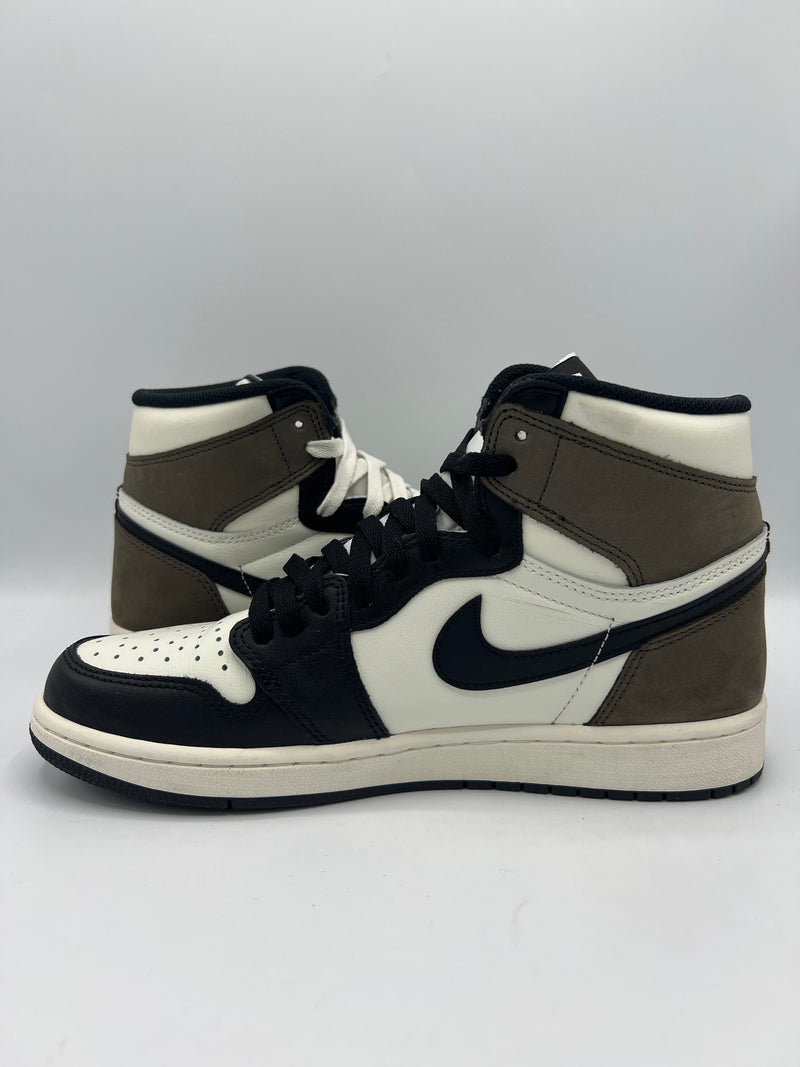 Air Jordan 1 Retro "Mocha" (PreOwned)