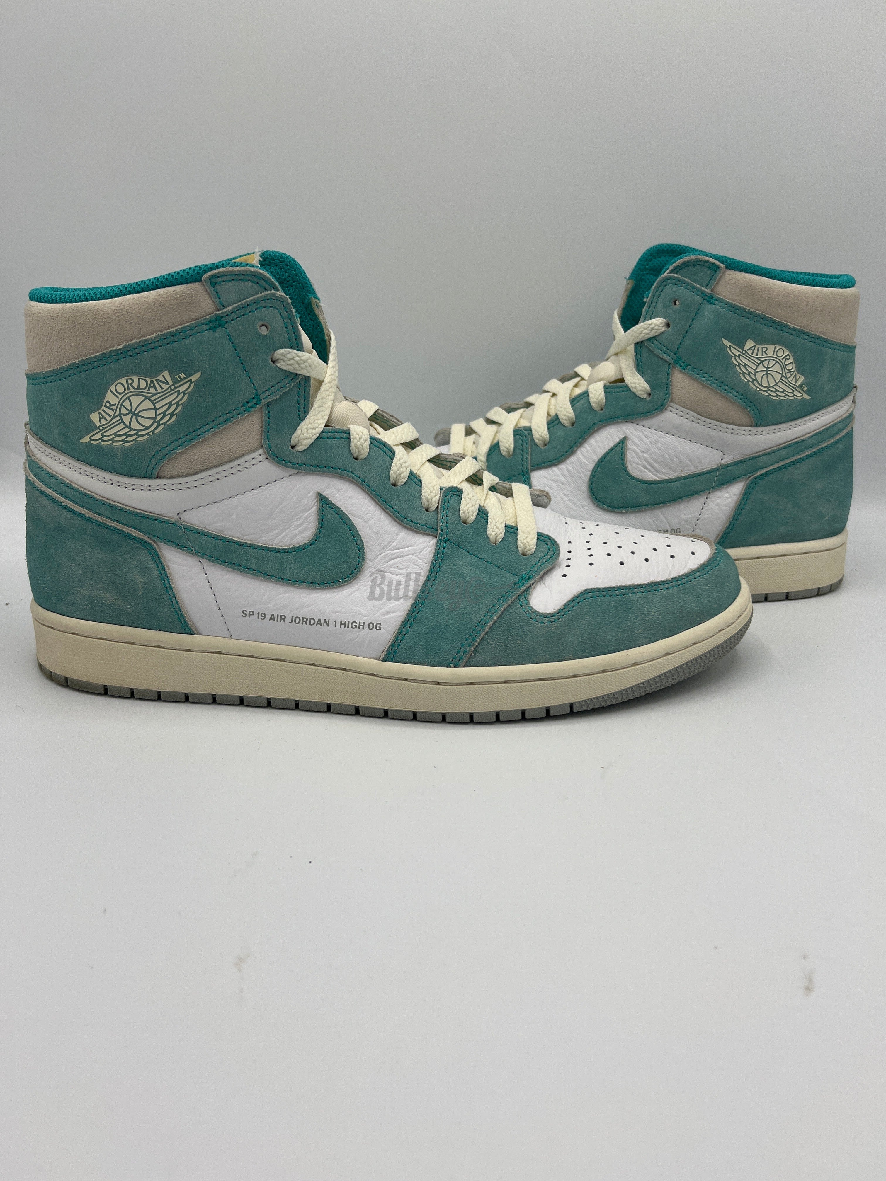 Air Jordan 1 Retro "Turbo Green" (Preowned)