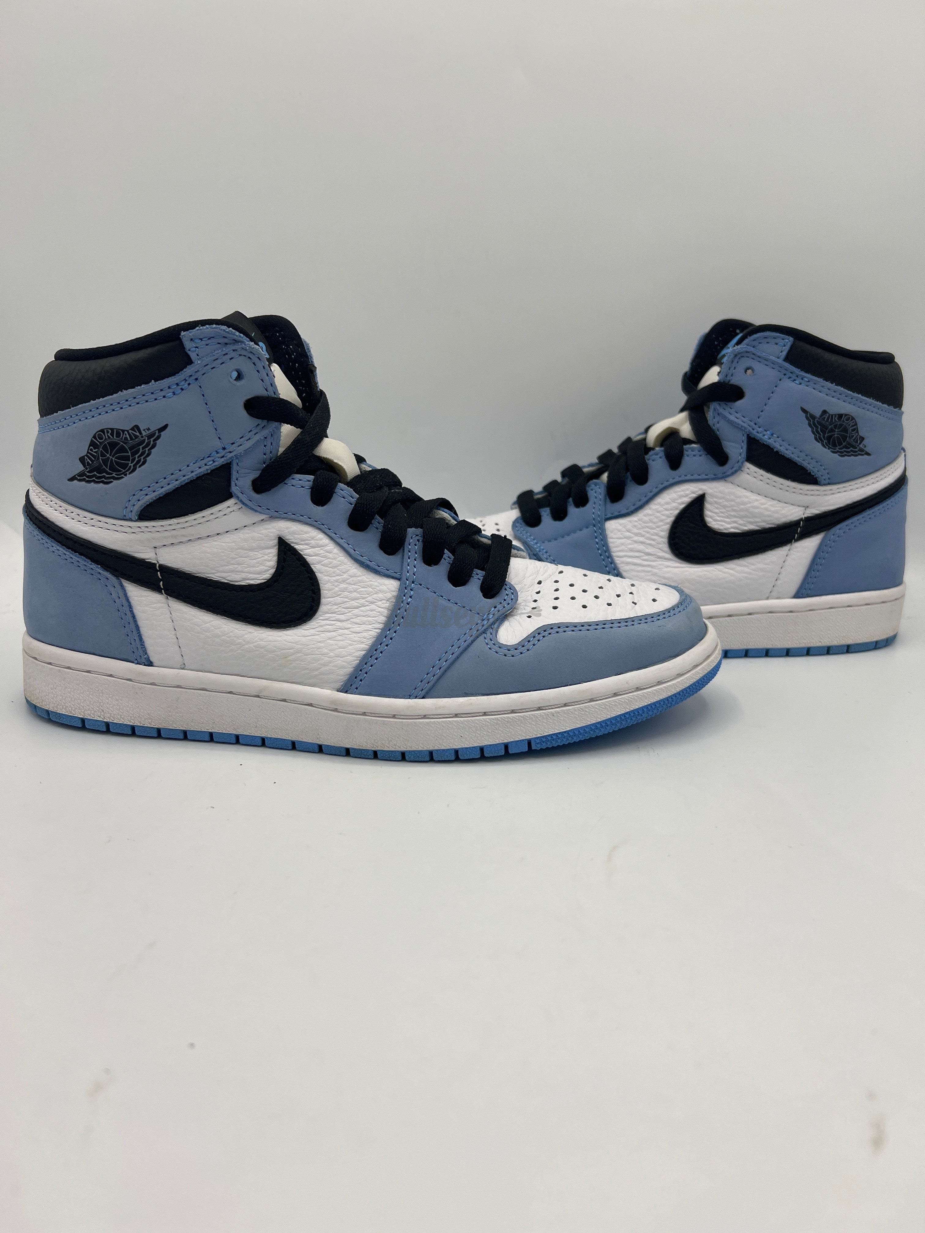 Air Jordan 1 Retro "University Blue" GS (PreOwned) (No Box)