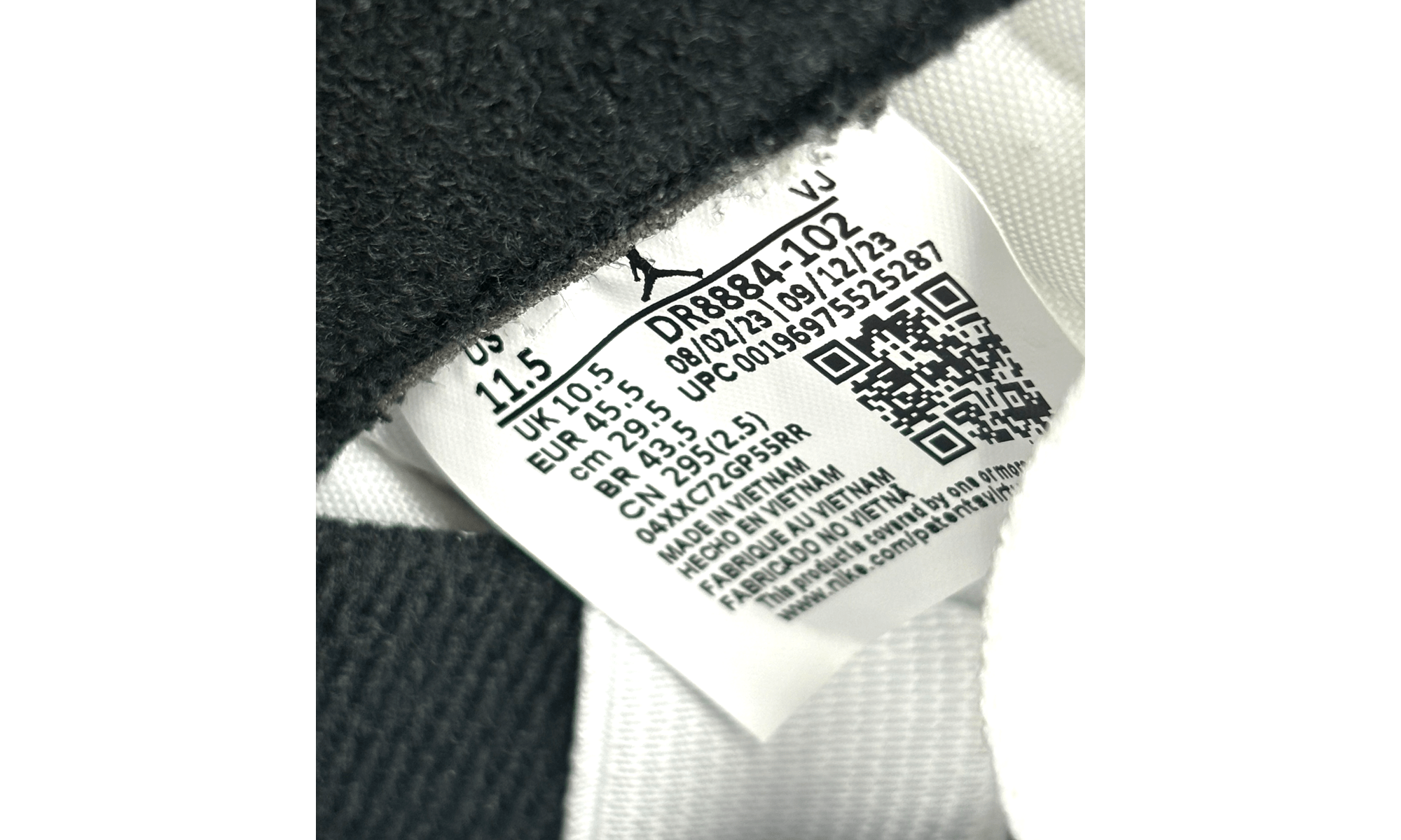 Air Jordan 12 Retro "Taxi" (PreOwned)