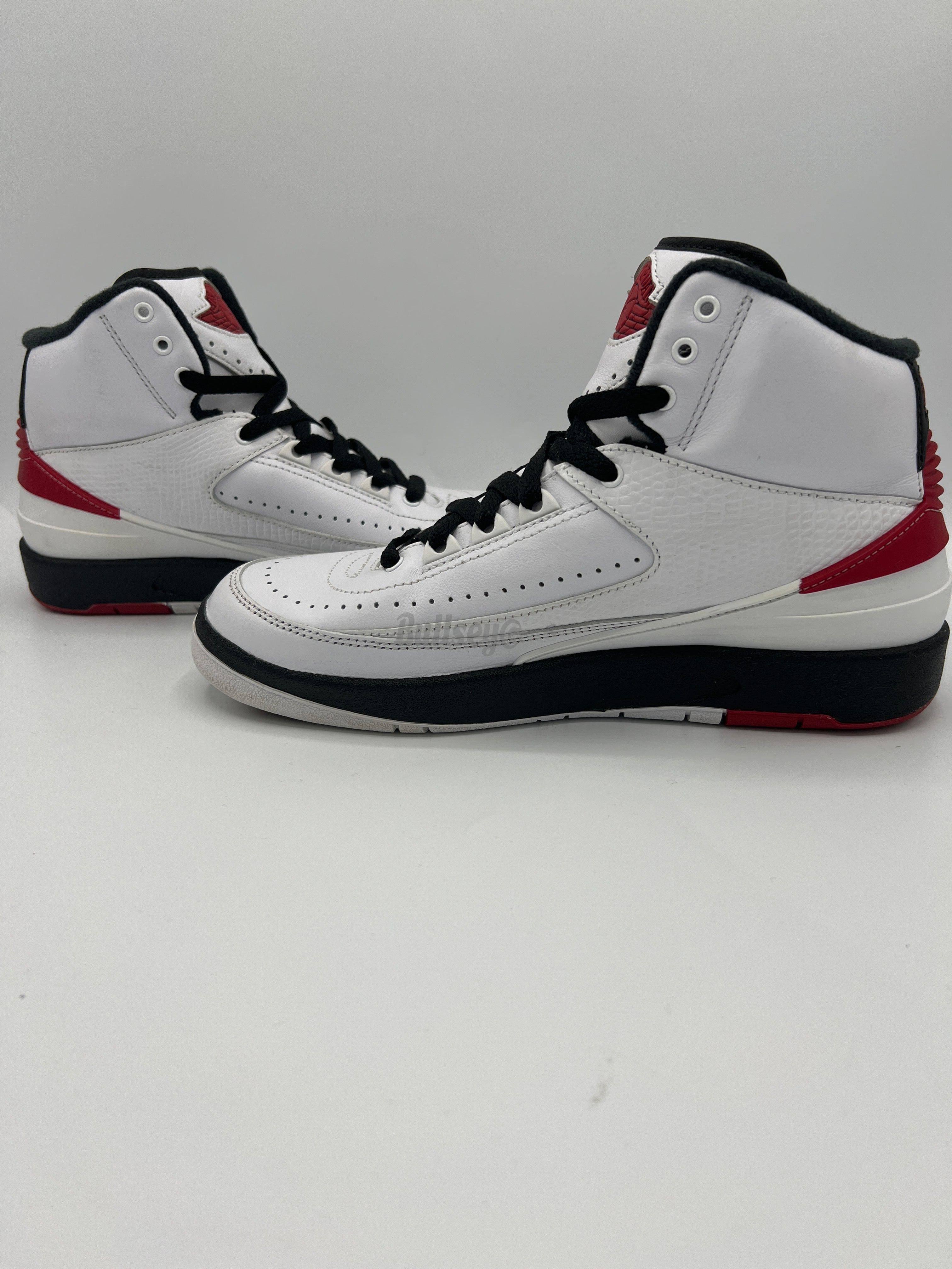 Air Jordan 2 Retro "Chicago" GS (PreOwned)