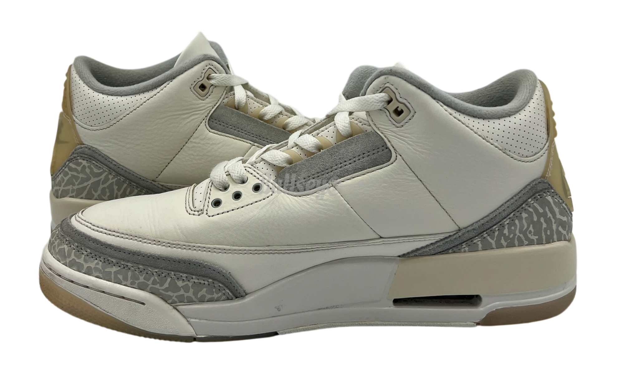 Air Jordan 3 Retro "Craft Ivory" (PreOwned)