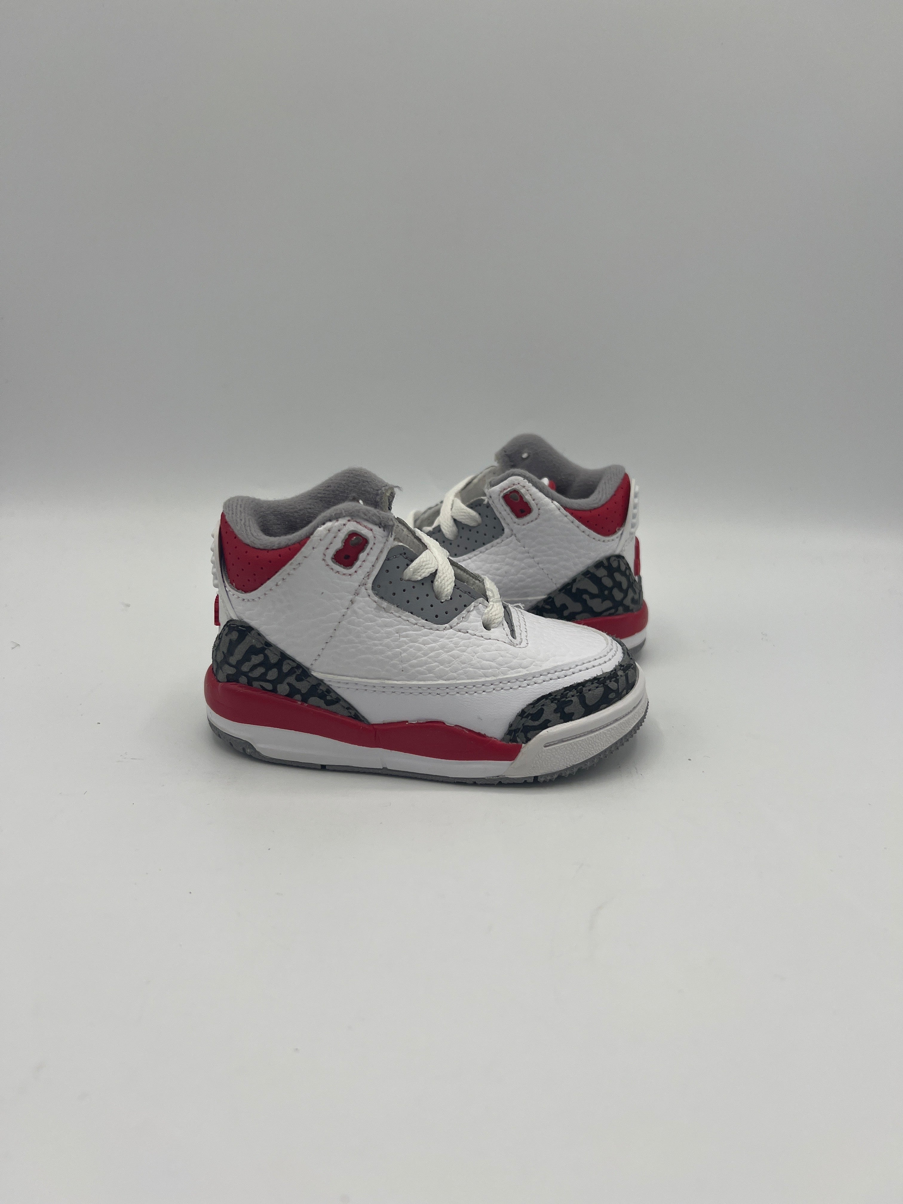 Air Jordan 3 Retro "Fire Red" TD (PreOwned)