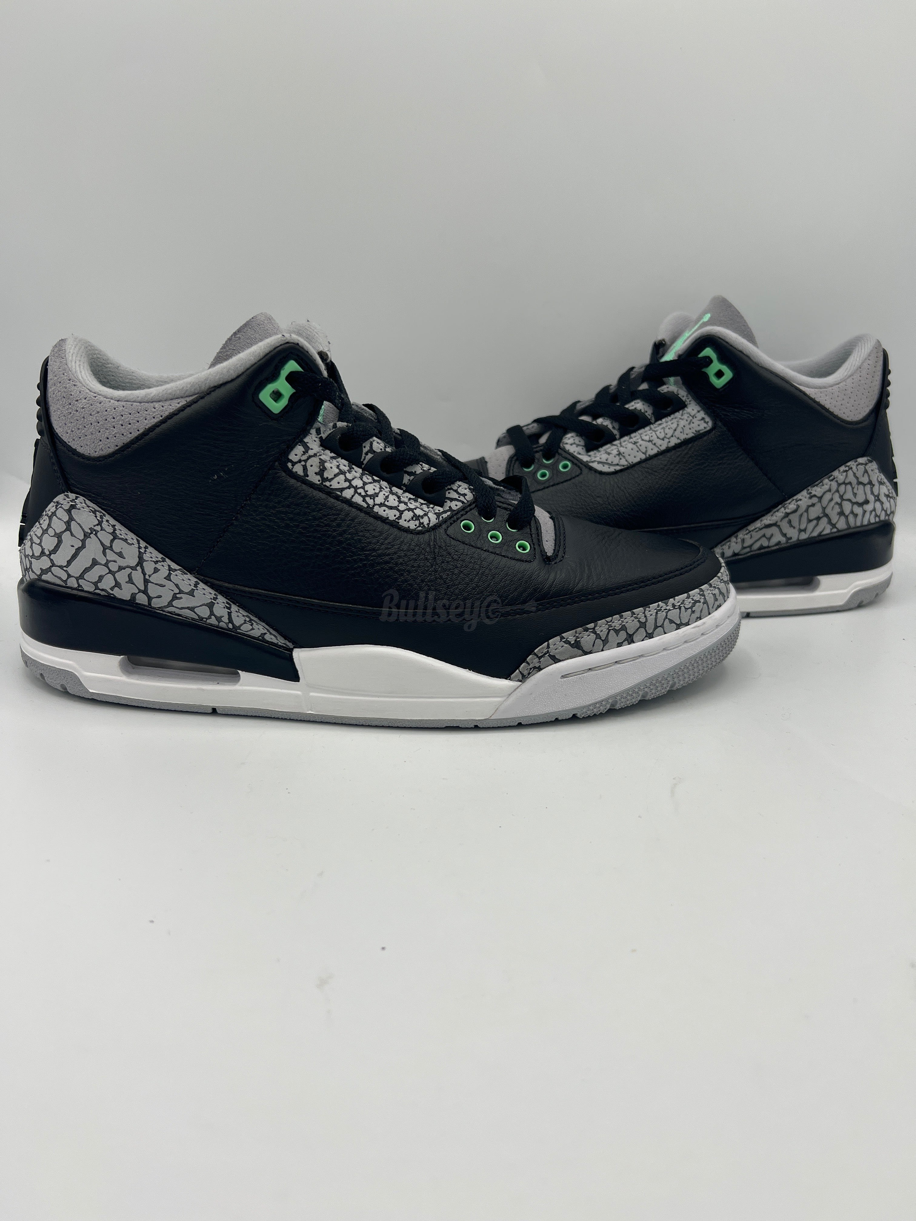 Air Jordan 3 Retro "Green Glow" (PreOwned)