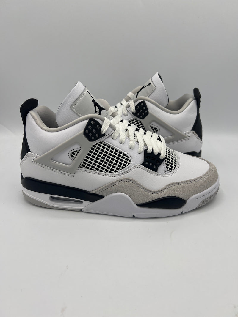 Air Jordan 4 Retro "Military Black" (PreOwned)