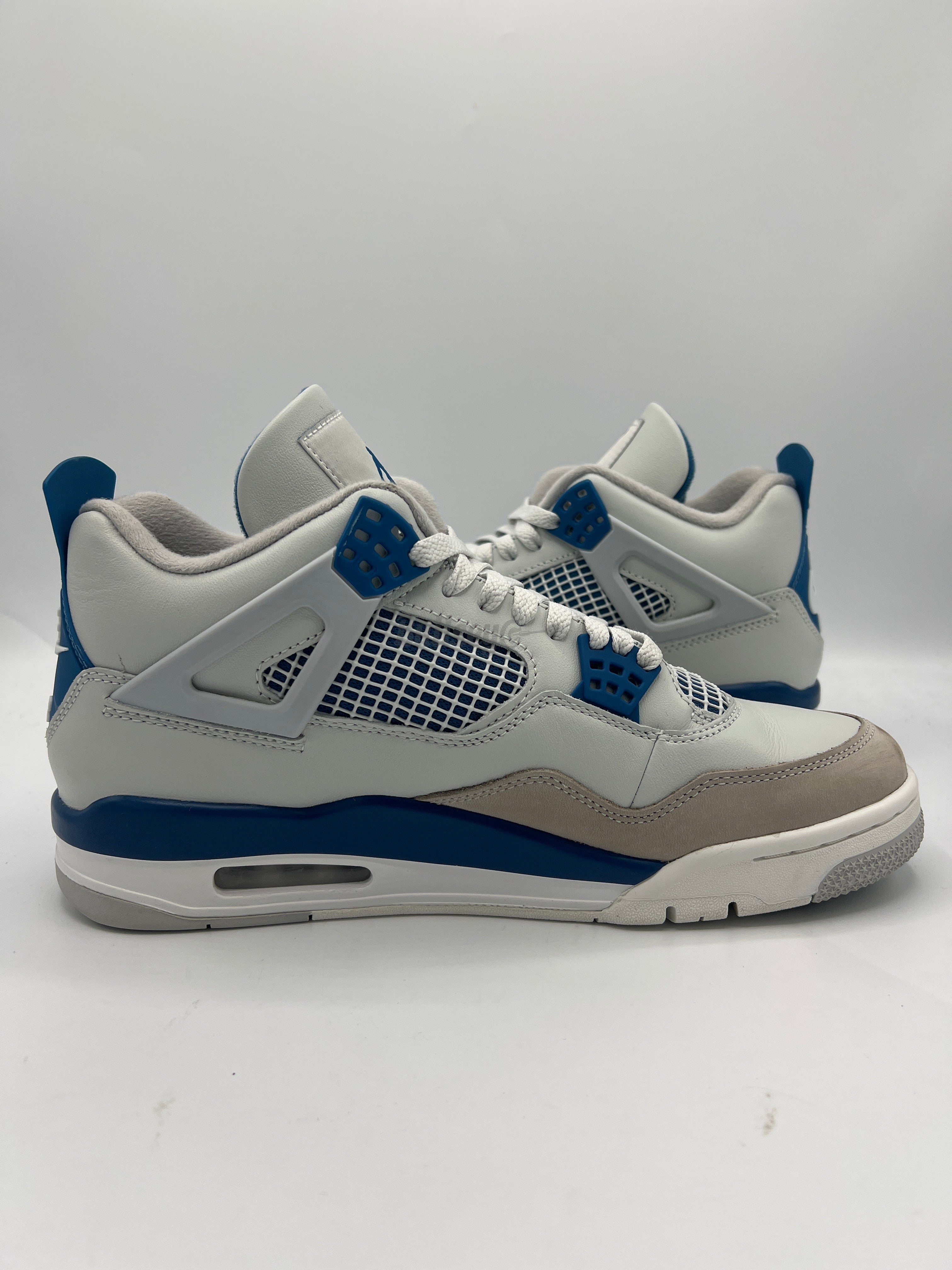 Air Jordan 4 Retro "Military Blue" (PreOwned)