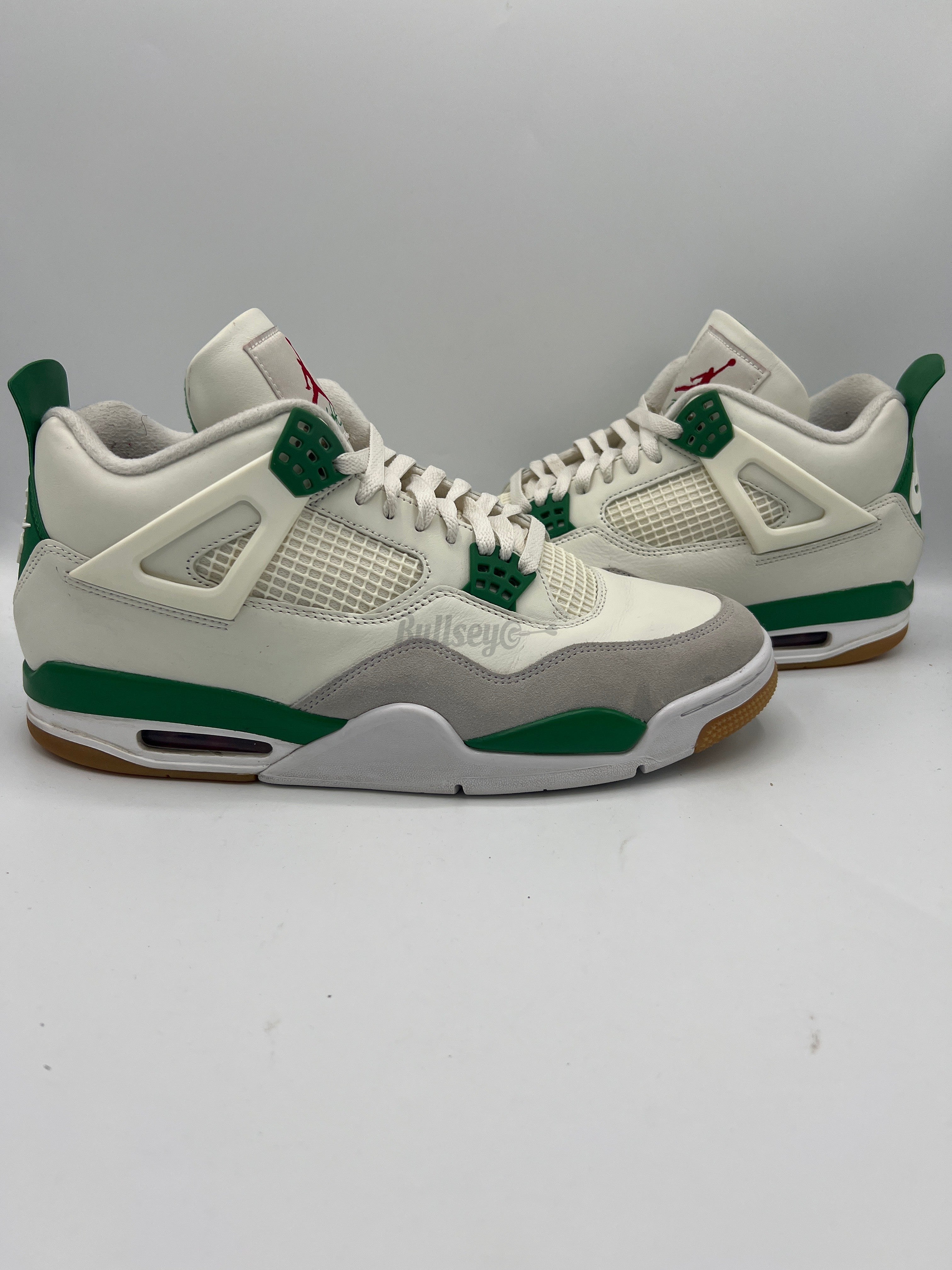 Air Jordan 4 Retro SB "Pine Green" (PreOwned)