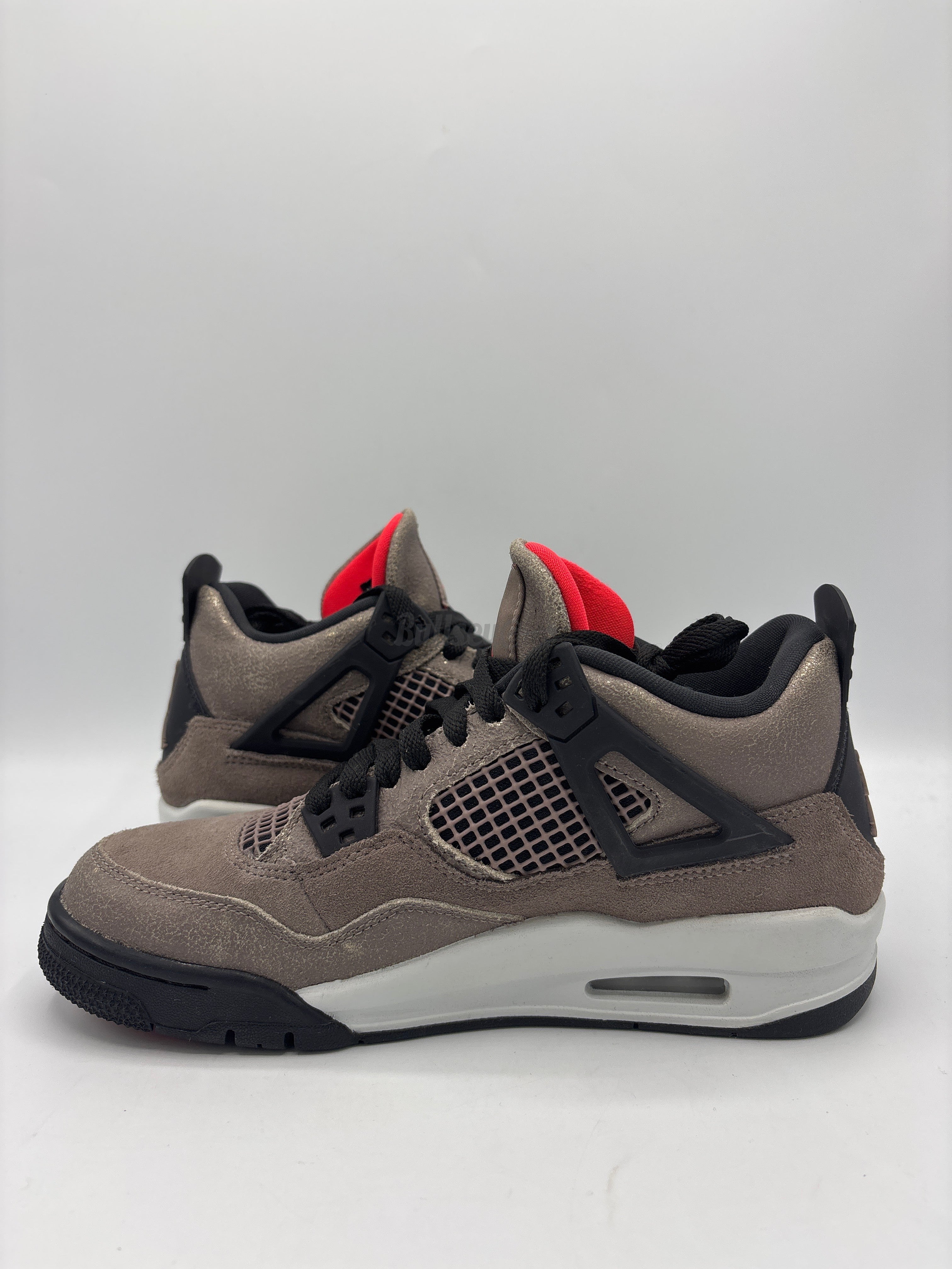 Air Jordan 4 Retro "Taupe Haze" GS (PreOwned)