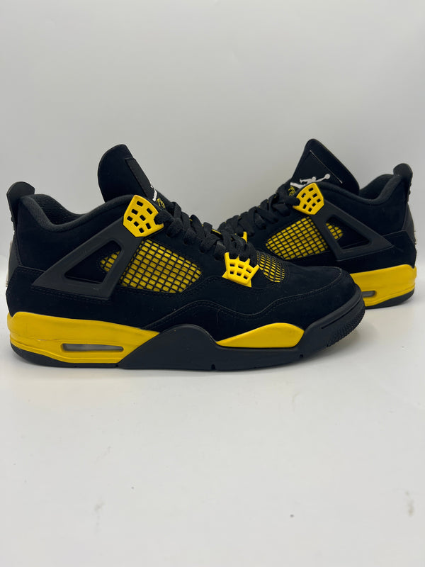 Air Jordan 4 Retro "Thunder" (PreOwned)