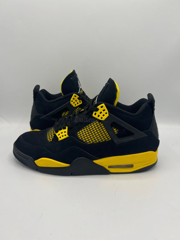 Air Jordan 4 Retro "Thunder" (PreOwned)