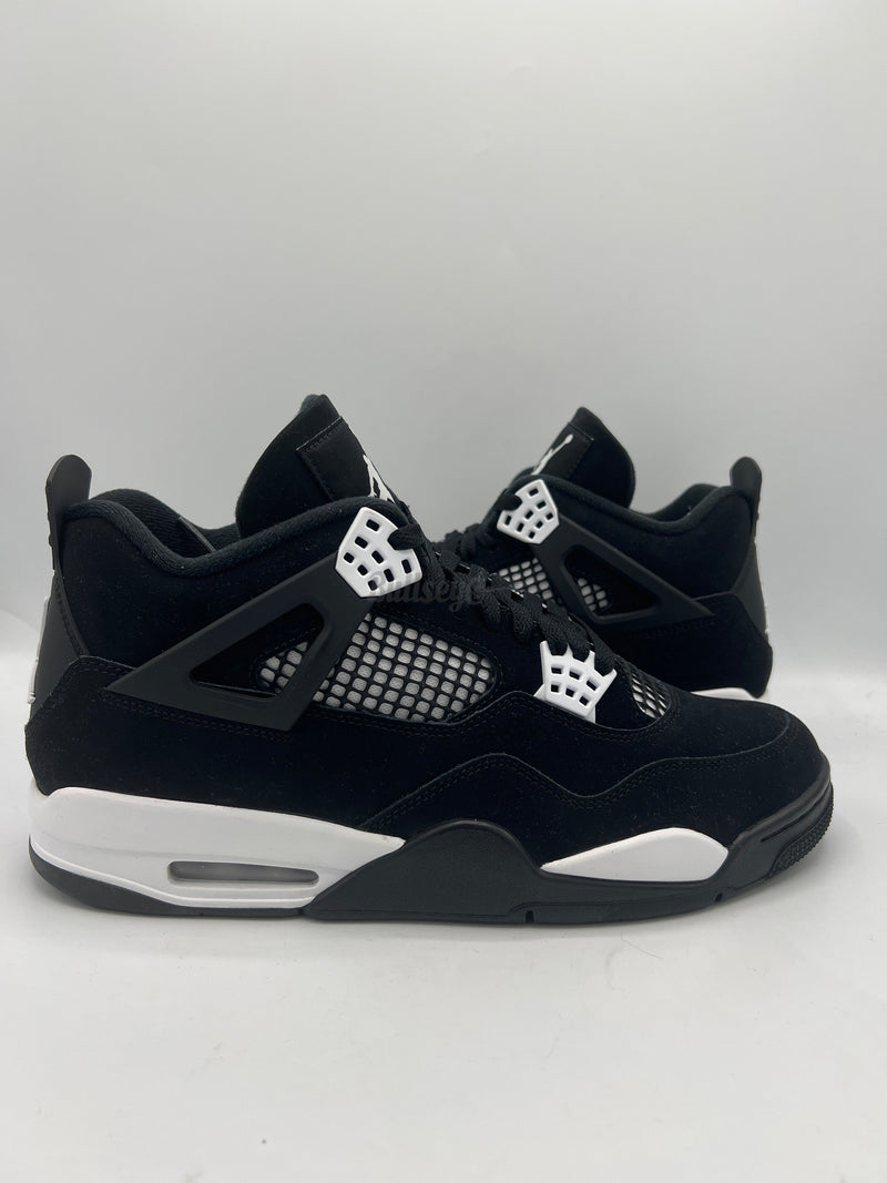 Air Jordan 4 Retro “White Thunder” (PreOwned)