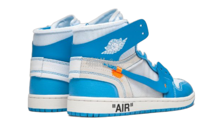 Nike Air Jordan 1 Retro High "University Blue" Blanco roto