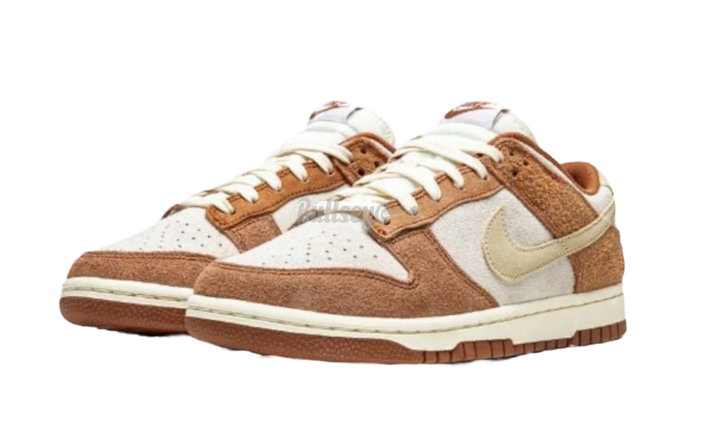 nike blanche Dunk Low "Medium Curry"