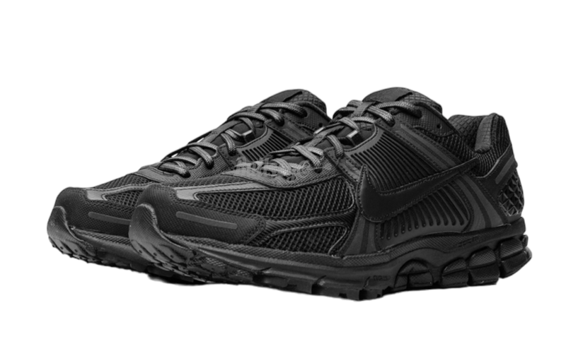 Nike Zoom Vomero 5 "Triple Black" (2023)