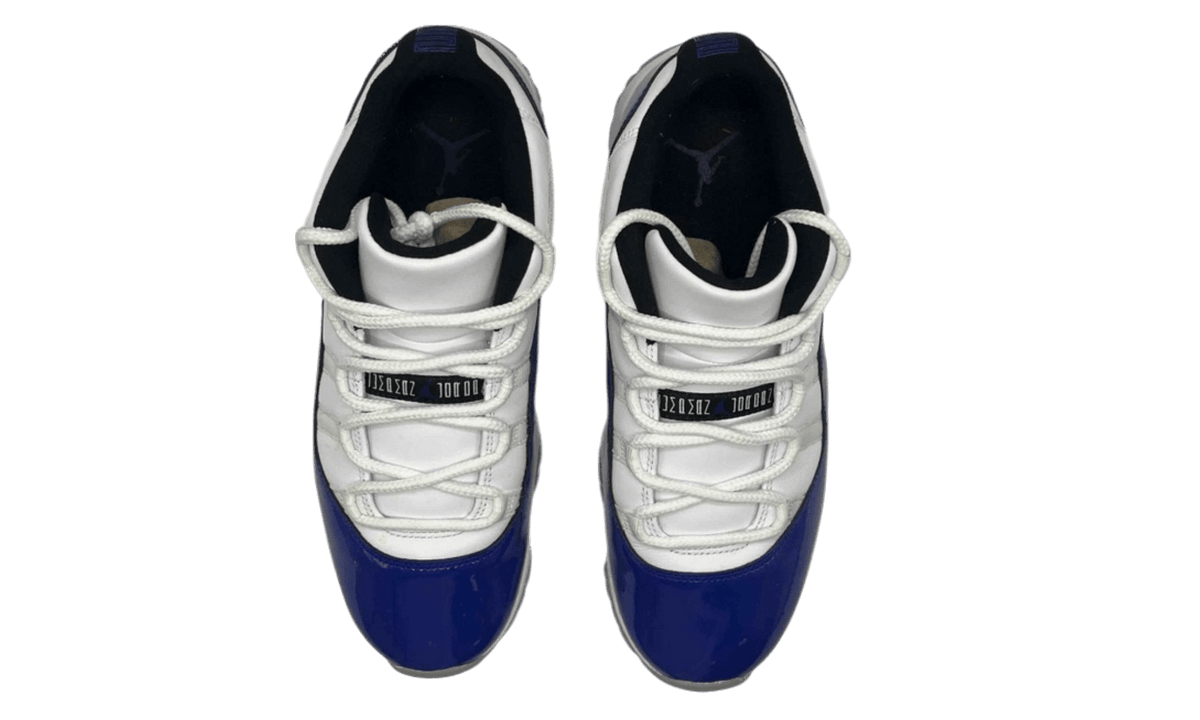 Jordan 11 Retro Low White Concord (Women's) (PreOwned)