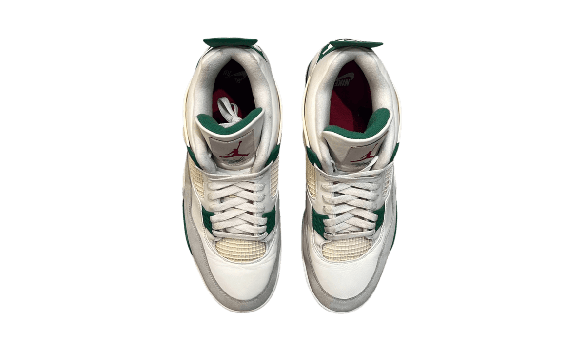 Jordan 4 Retro SB "Pine Green" (PreOwned)