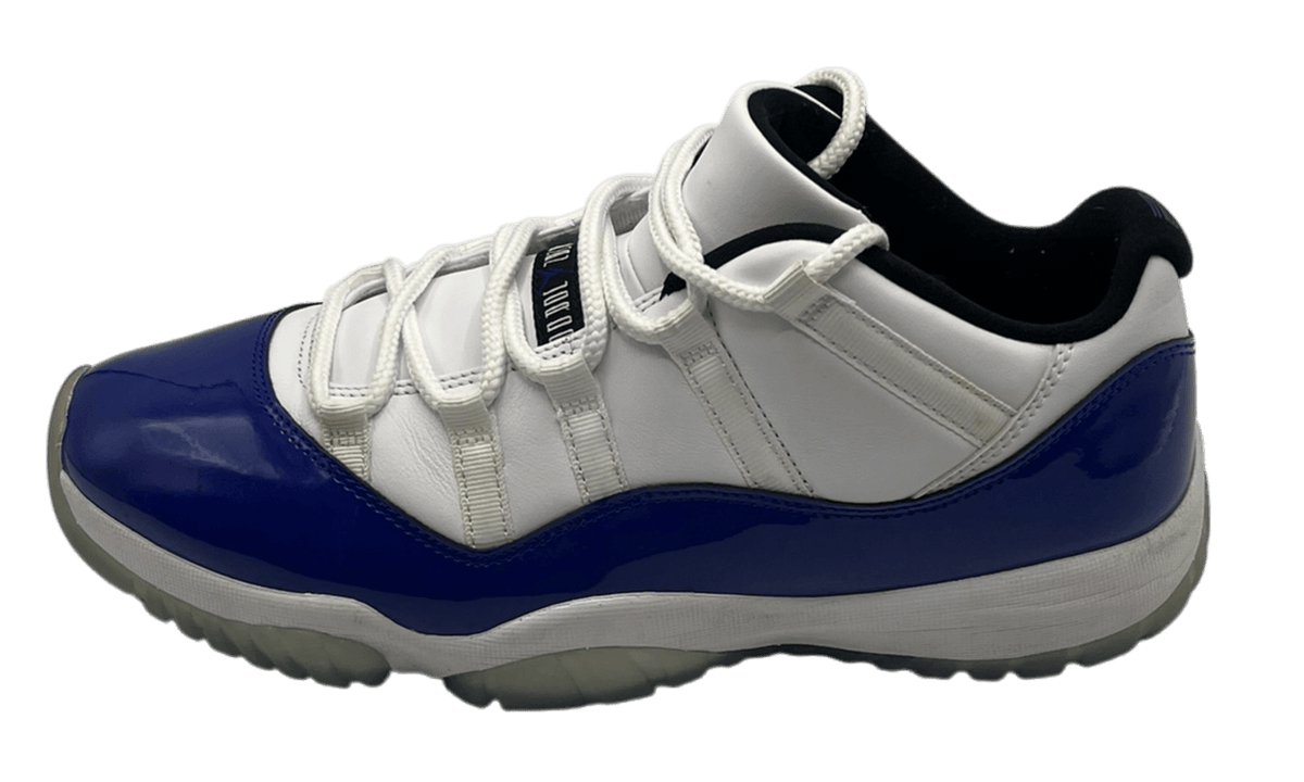 Jordan 11 Retro Low White Concord (Women's) (PreOwned)