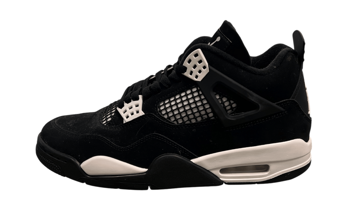 Jordan 4 Retro White Thunder (Preowned)