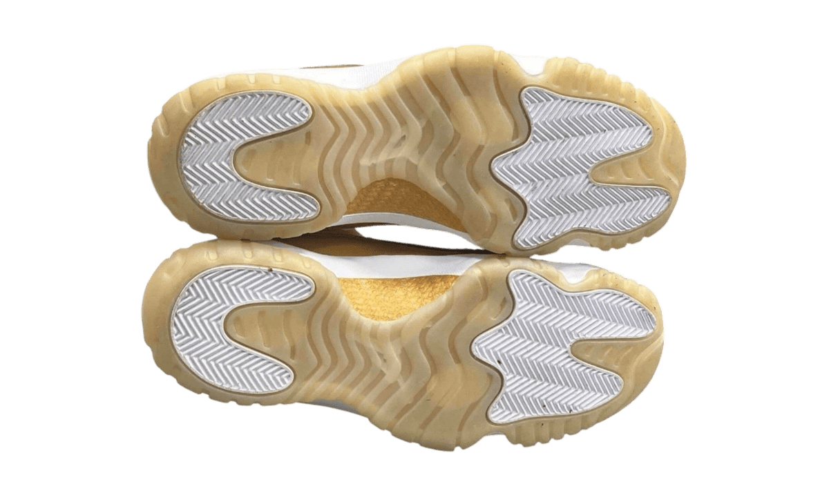 Jordan 11 Retro Low Mother's Day (Women's) (PreOwned)