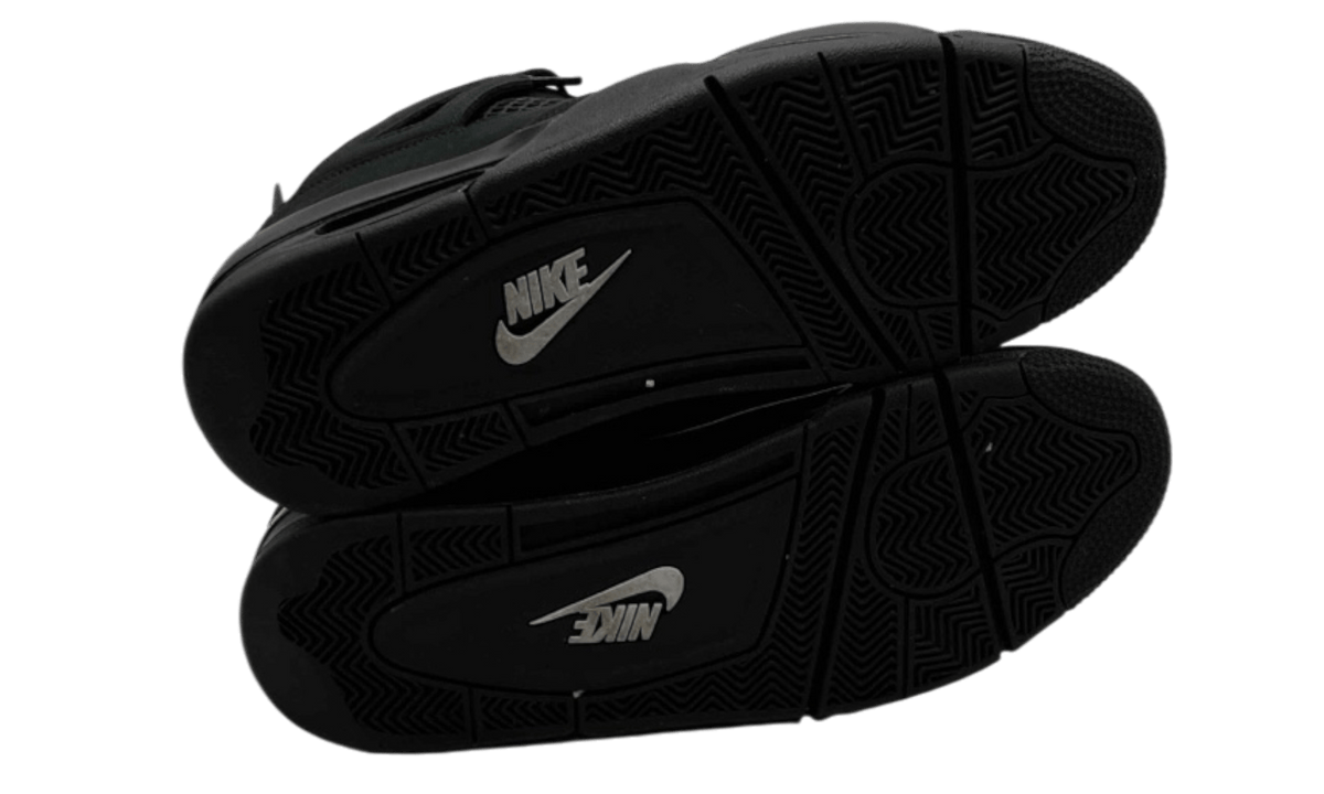 Air Jordan 4 Retro Black Cat (2025) (PreOwned)