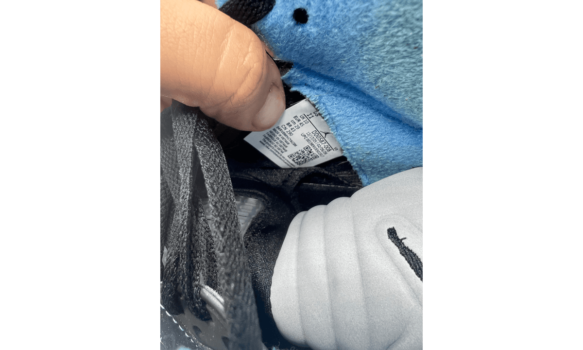 Jordan 5 Retro Black University Blue (2026) (Preowned)