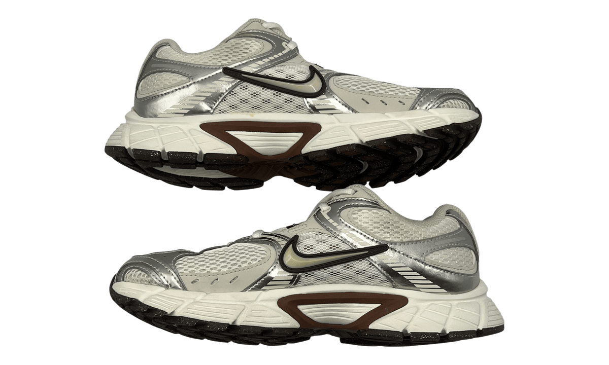 Nike V5 RNR Sail Fauna Brown Phantom Light Orewood Brown (Women's) (PreOwned) (No Box)