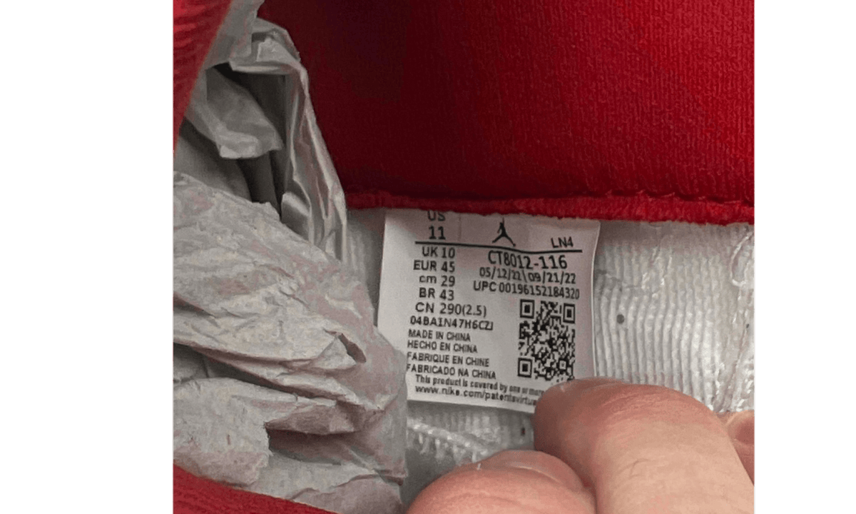 Air Jordan 11 Retro "Cherry" (PreOwned)