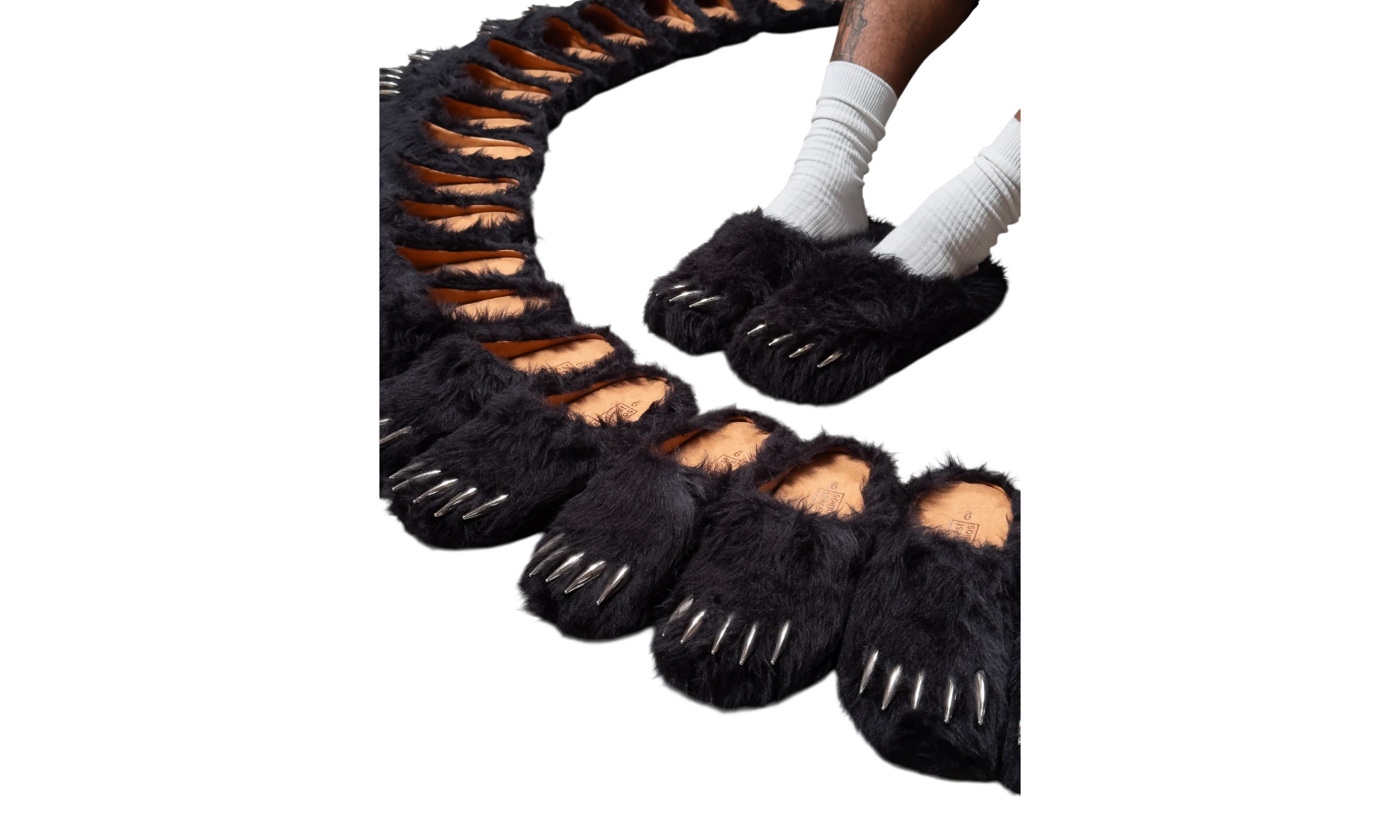 Bravest Studios Bear Claw Mule "Black"