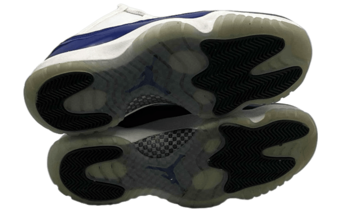 Jordan 11 Retro Low White Concord (Women's) (PreOwned)