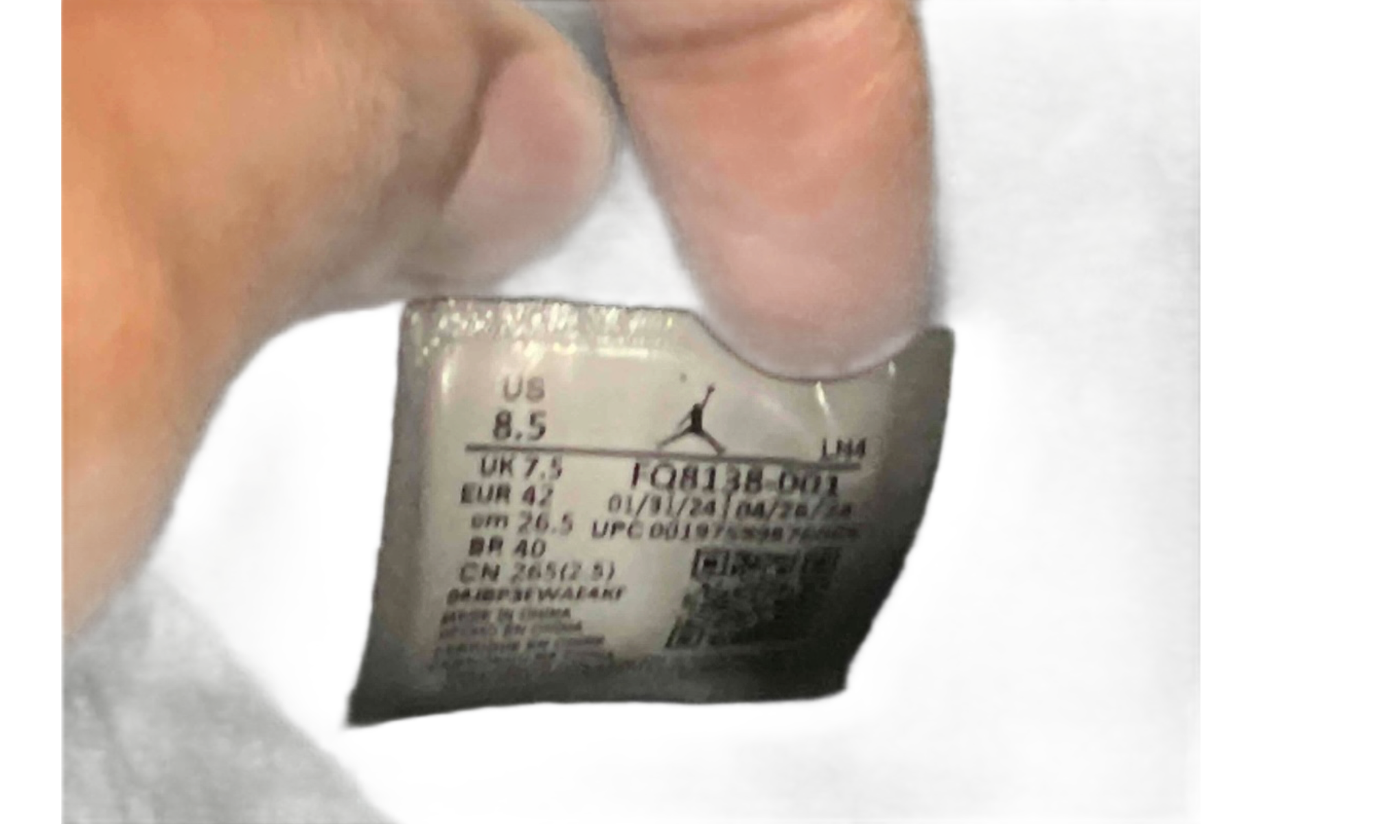 Air Jordan 4 Retro “White Thunder” (PreOwned)