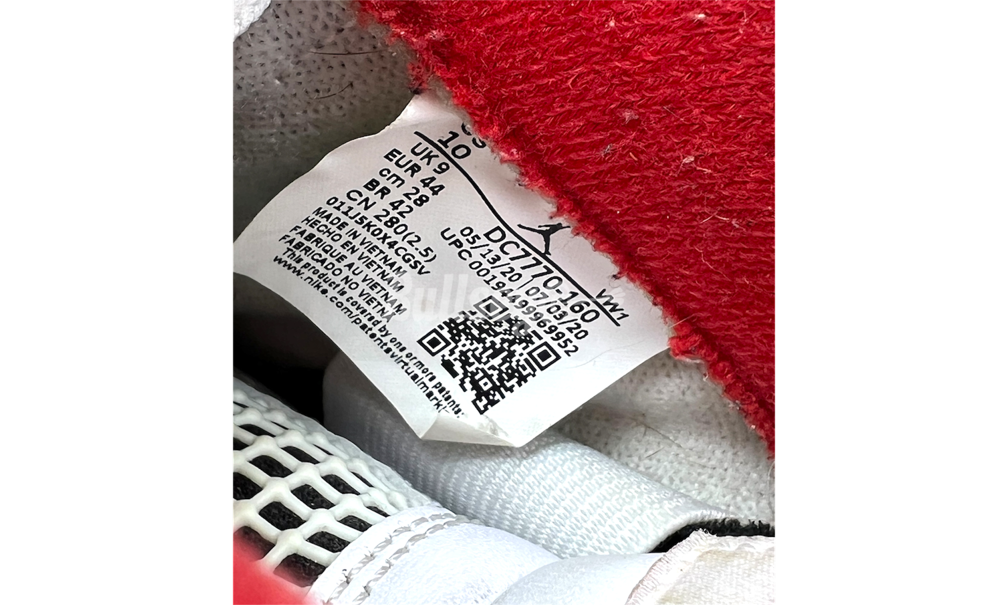 Air Jordan 4 Retro "Fire Red" 2020 (PreOwned) (No Box)