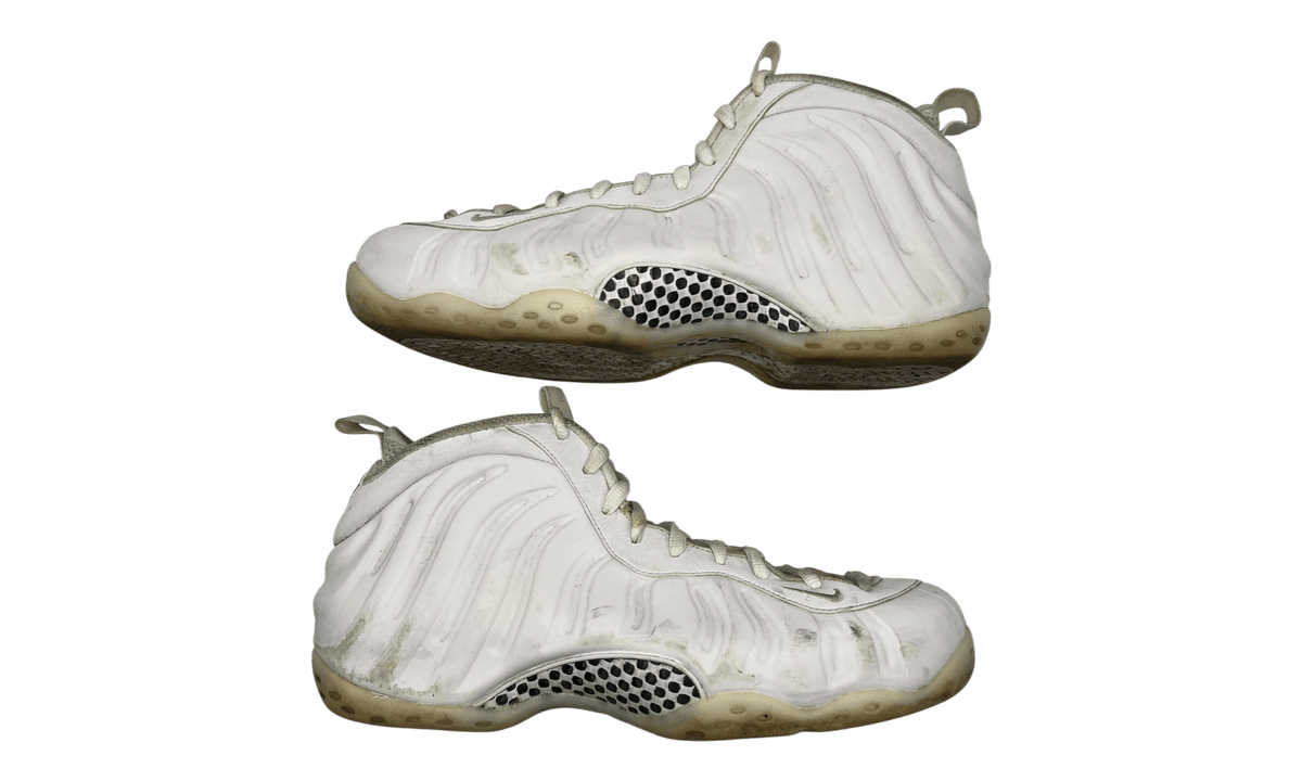 Nike Air Foamposite One Triple White (PreOwned) (No Box)