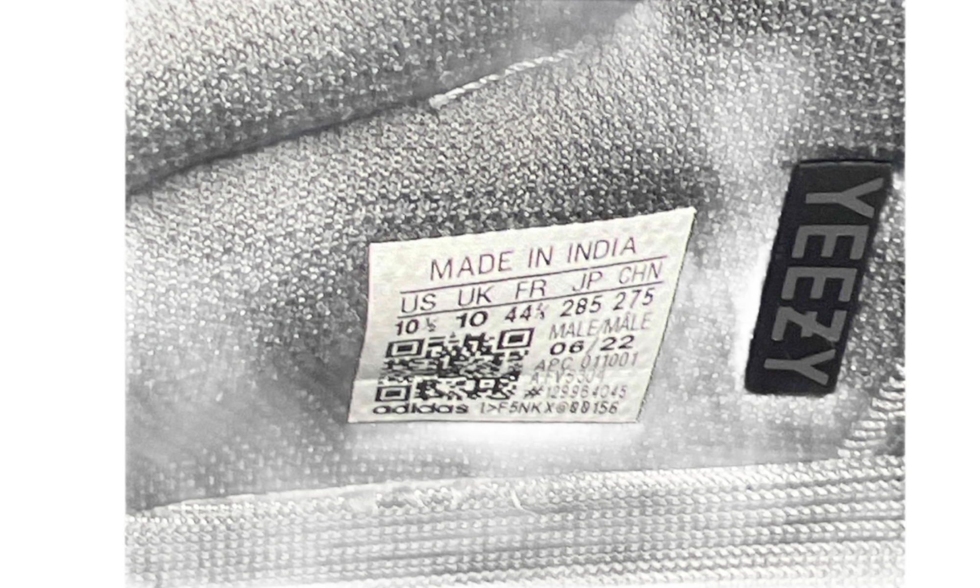 adidas Yeezy Boost 700 Utility Black (PreOwned)